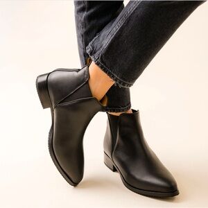 Eva Everyday Chelsea Boot